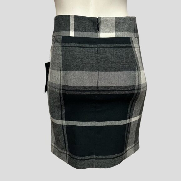 NWT Le Chateau Black & White Check A-line Asymmetrical Skirt - Picture 2 of 8